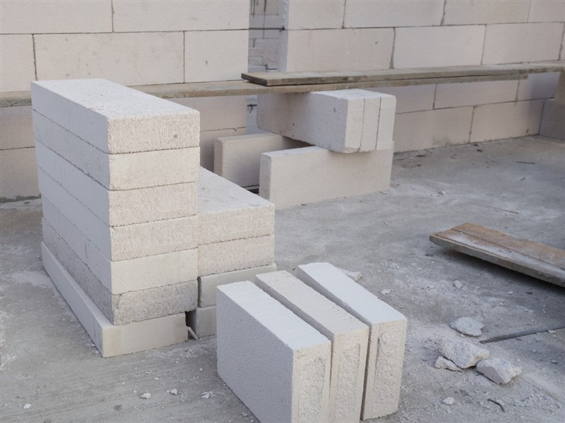 Tìm hiểu gạch bê tông xây tường loại nào phù hợp dự án của bạn?