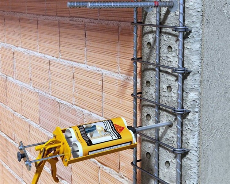 Cấy cột vào tường chịu lực là gì? Khi nào cần áp dụng?