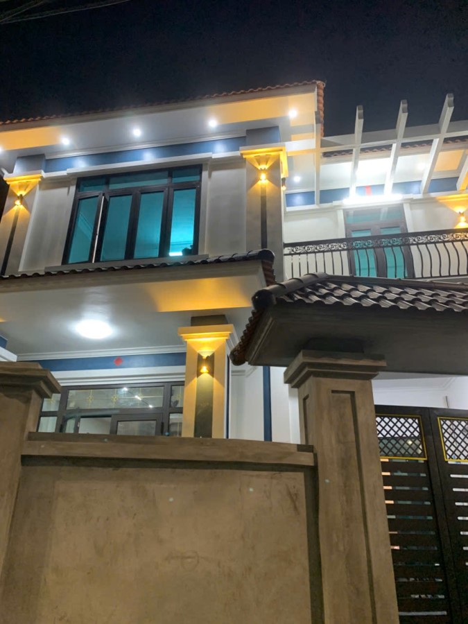 THI CÔNG BIỆT THỰ MÁI NHẬT